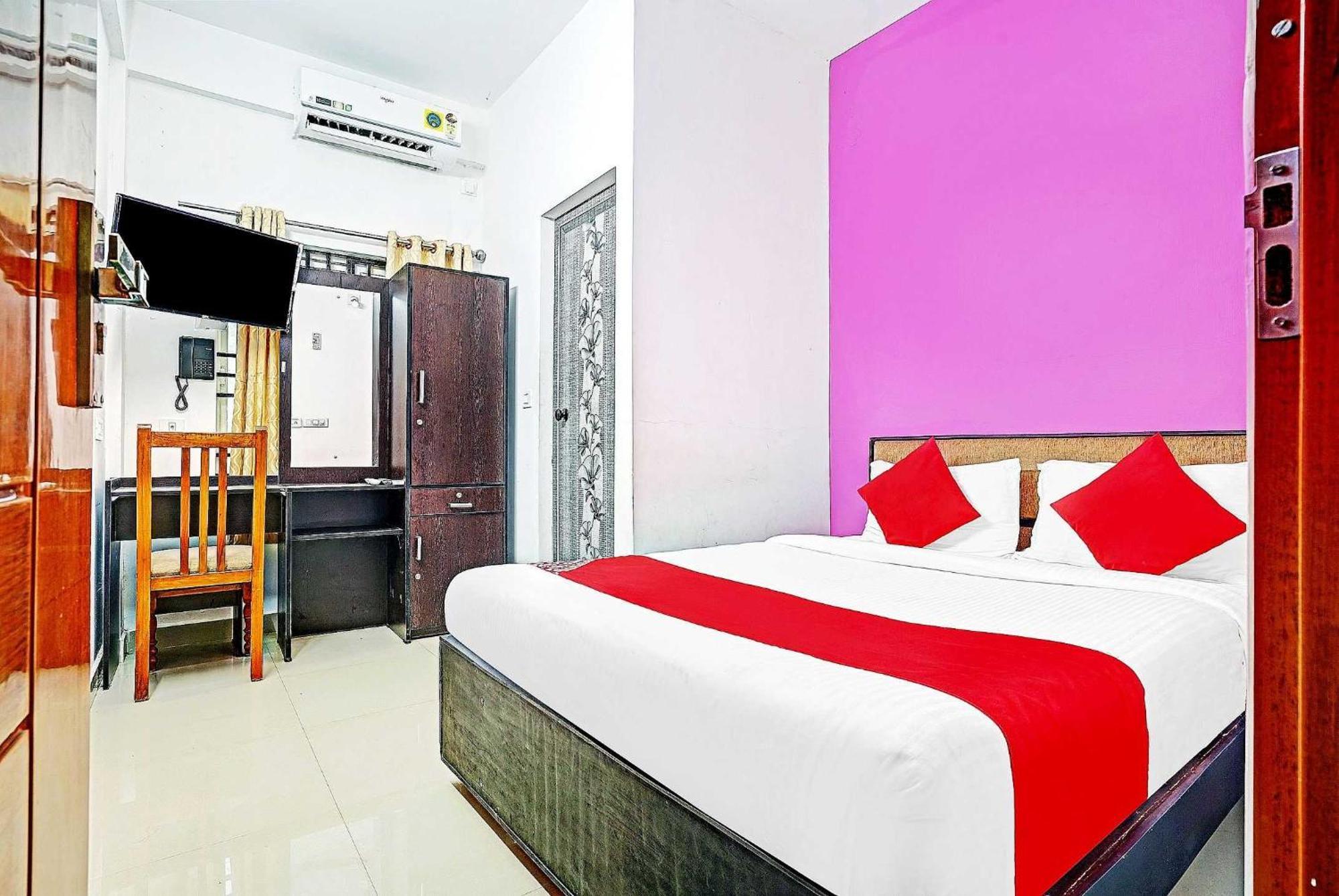 Hotel Thaza Rooms Nedumbassery Ngoại thất bức ảnh