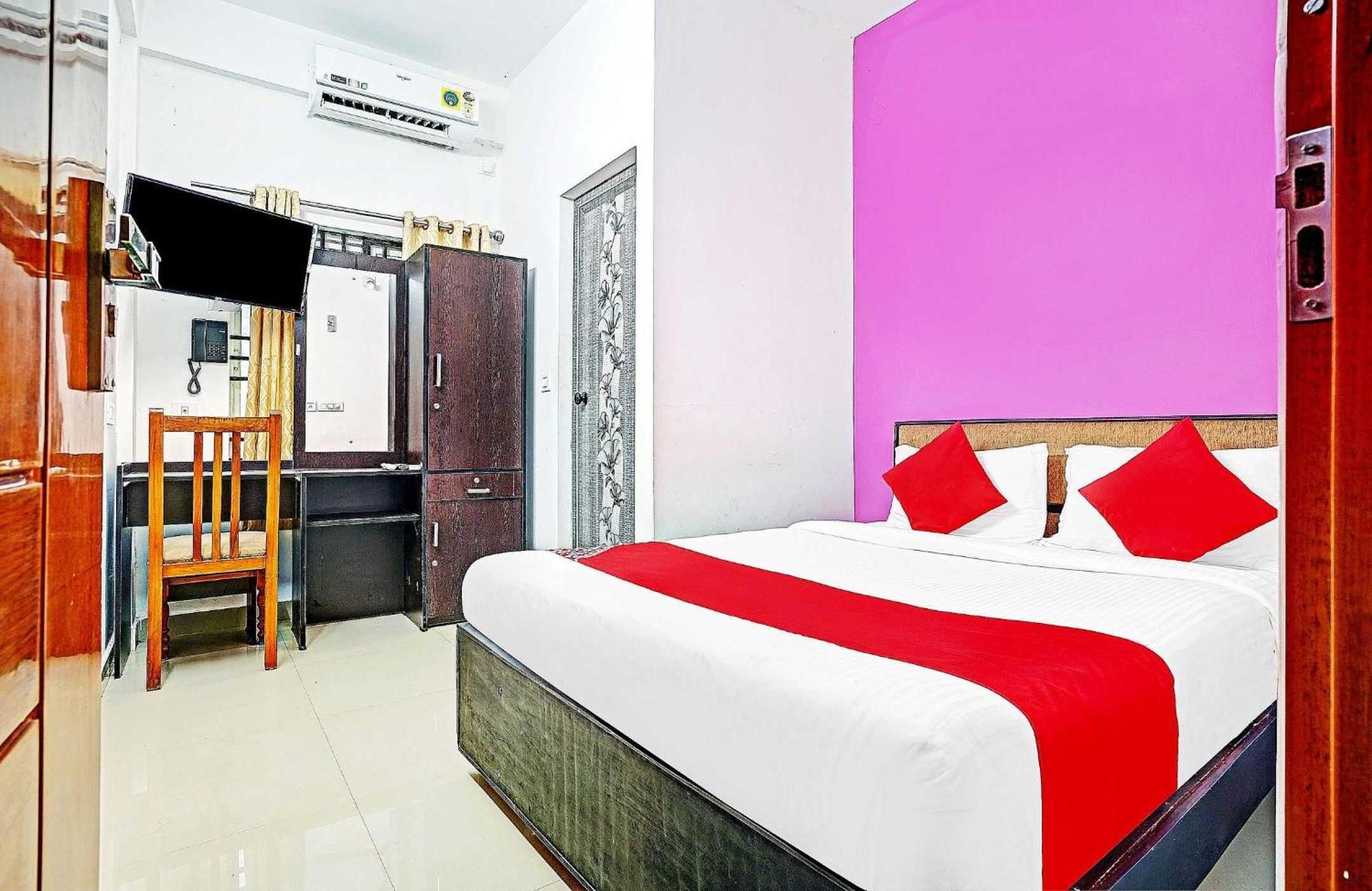 Hotel Thaza Rooms Nedumbassery Ngoại thất bức ảnh