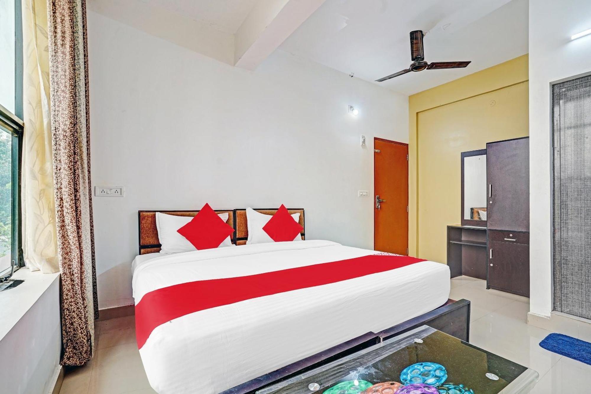 Hotel Thaza Rooms Nedumbassery Ngoại thất bức ảnh