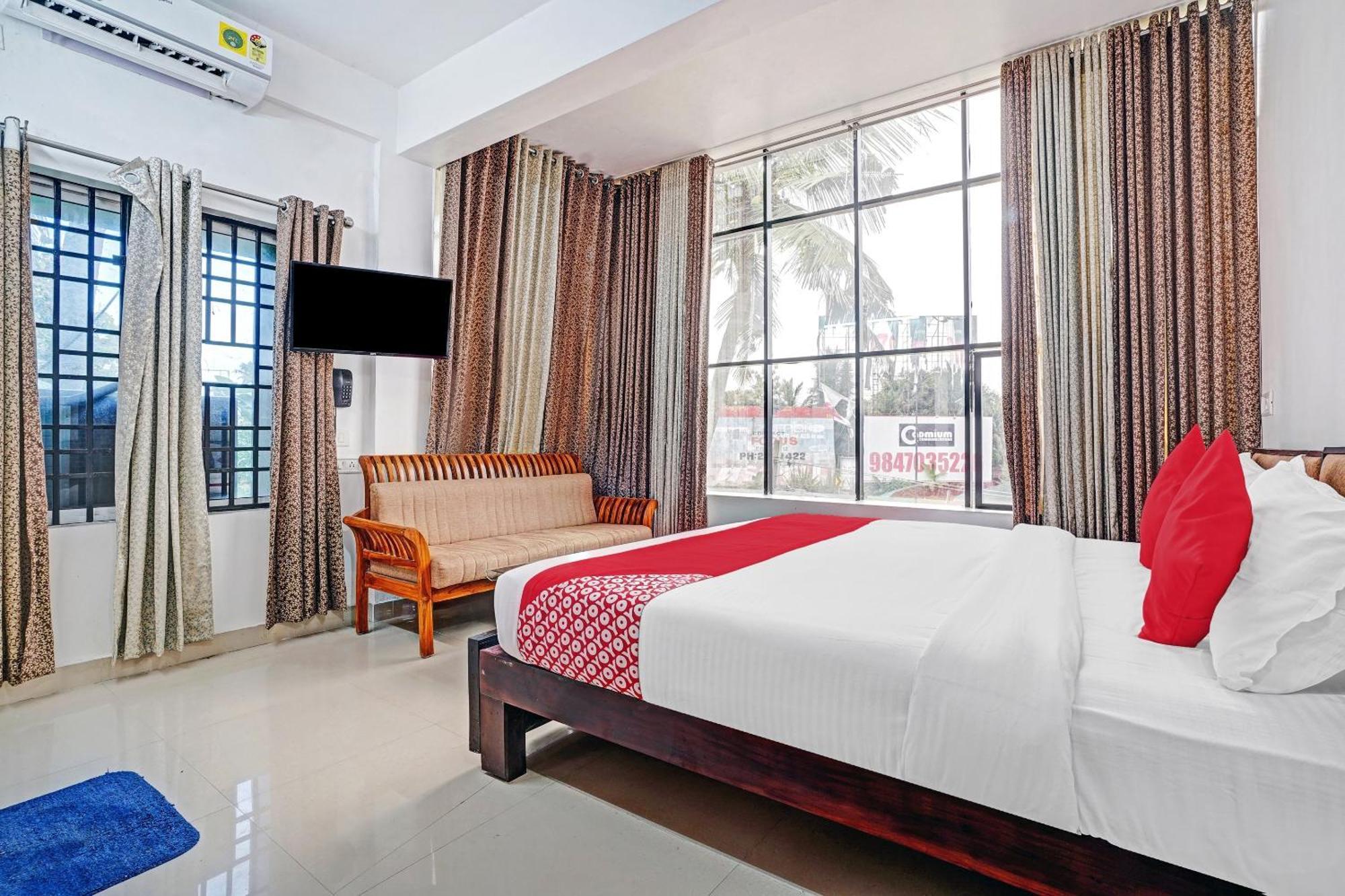 Hotel Thaza Rooms Nedumbassery Ngoại thất bức ảnh