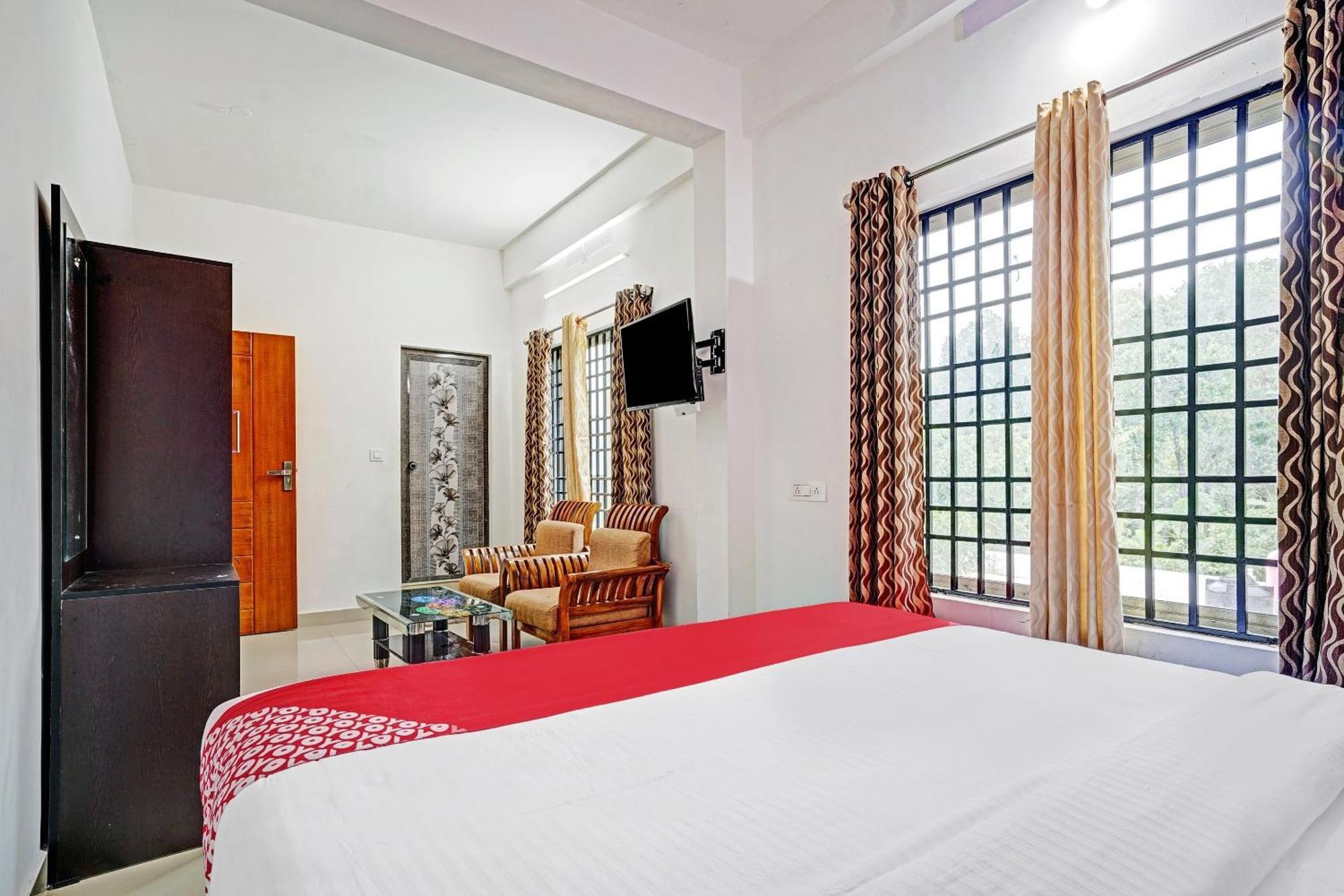 Hotel Thaza Rooms Nedumbassery Ngoại thất bức ảnh