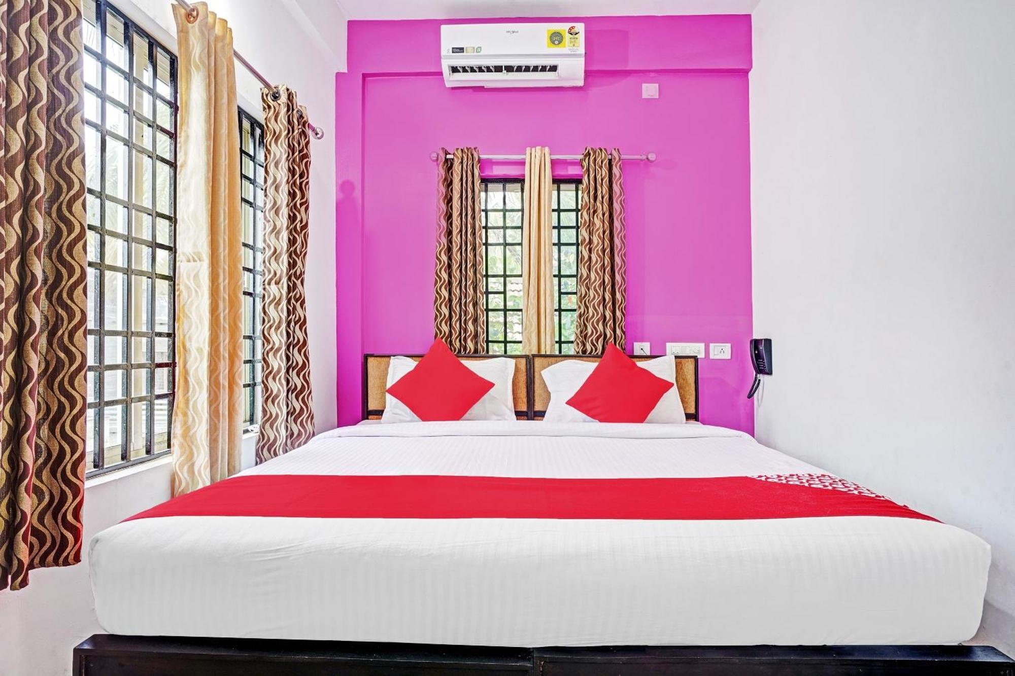 Hotel Thaza Rooms Nedumbassery Ngoại thất bức ảnh